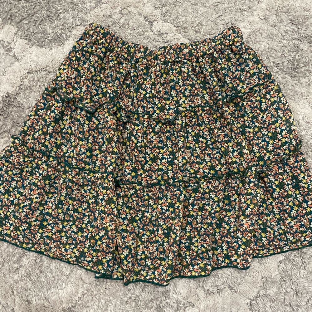 Floral skirt with ruffles!